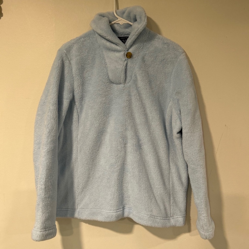 🍒Baby Blue Plush Pull Over
